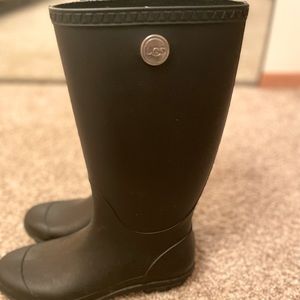 UGG rain boots size 9